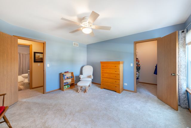 402 Hubbard Lane, Lake Villa, IL 60046
