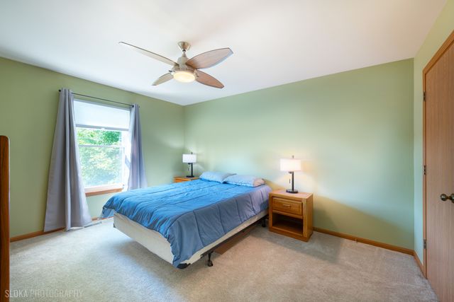 402 Hubbard Lane, Lake Villa, IL 60046