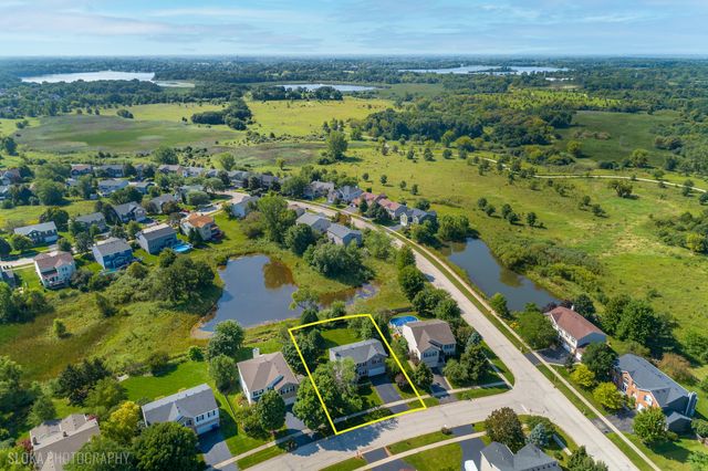 402 Hubbard Lane, Lake Villa, IL 60046
