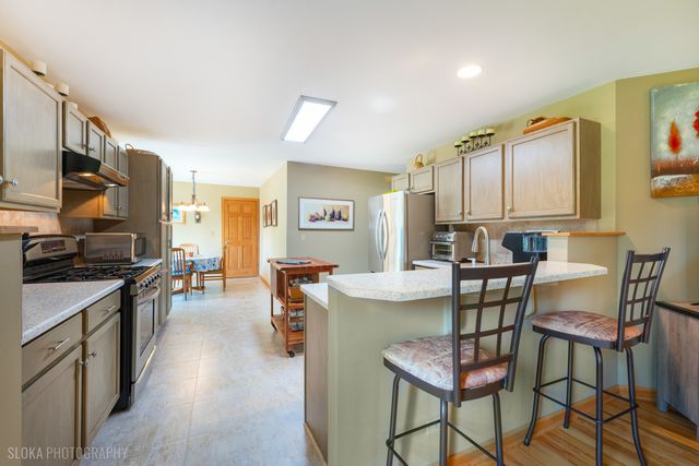 402 Hubbard Lane, Lake Villa, IL 60046