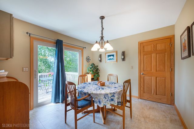402 Hubbard Lane, Lake Villa, IL 60046