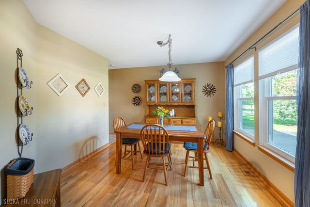 402 Hubbard Lane, Lake Villa, IL 60046