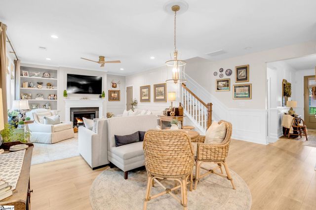 106 Winding Stream Circle, Simpsonville, SC 29681