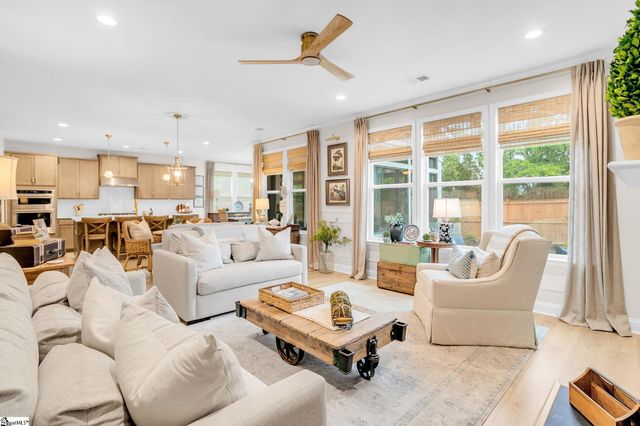 106 Winding Stream Circle, Simpsonville, SC 29681