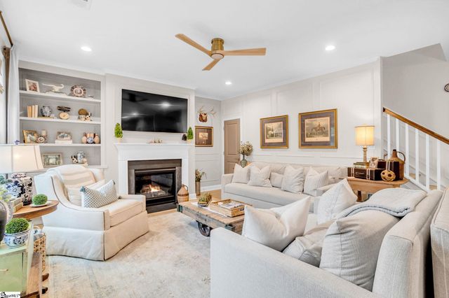 106 Winding Stream Circle, Simpsonville, SC 29681