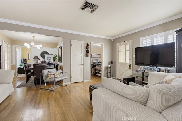16858 Weddington Street, Encino, CA 91436