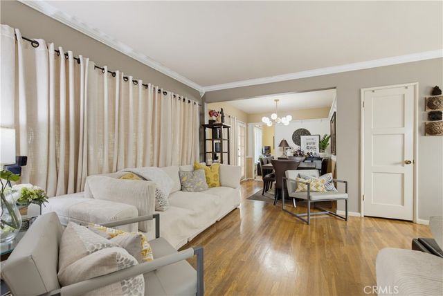 16858 Weddington Street, Encino, CA 91436