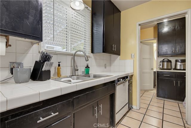 16858 Weddington Street, Encino, CA 91436