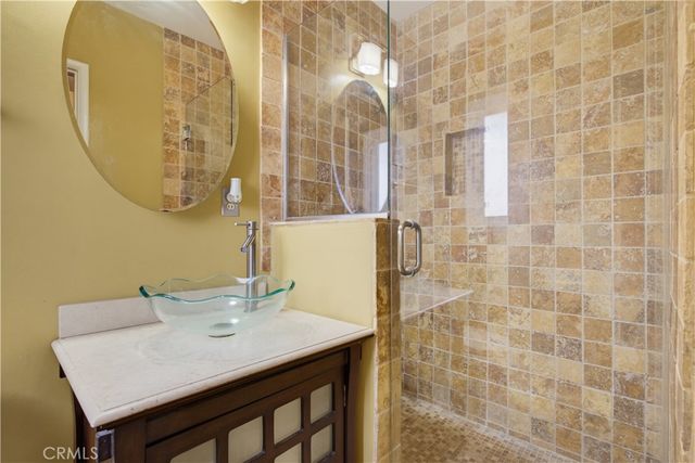 16858 Weddington Street, Encino, CA 91436