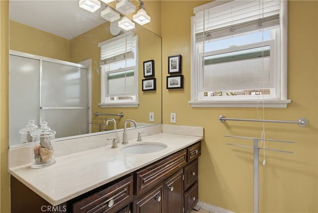 16858 Weddington Street, Encino, CA 91436