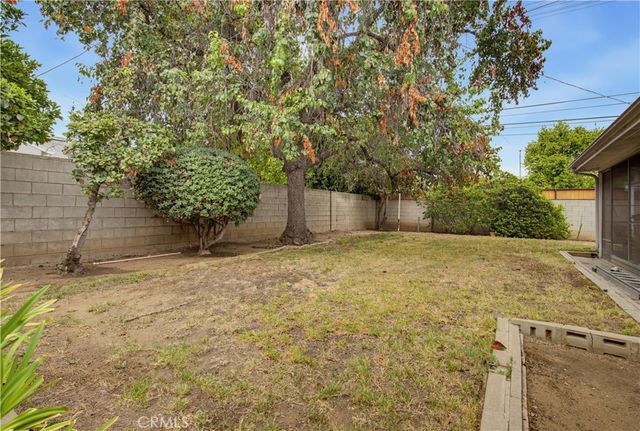 16858 Weddington Street, Encino, CA 91436