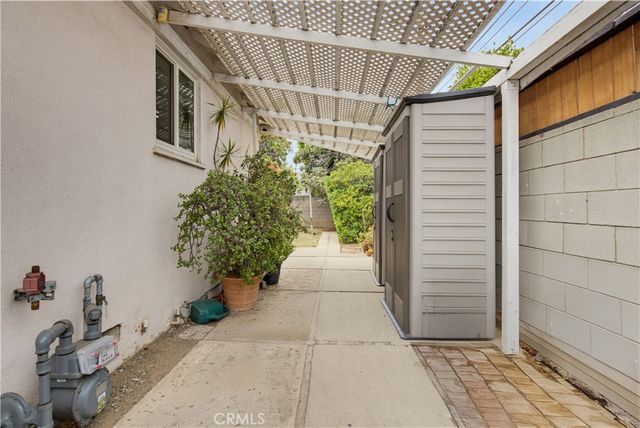 16858 Weddington Street, Encino, CA 91436