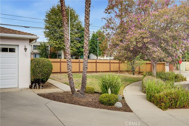 16858 Weddington Street, Encino, CA 91436