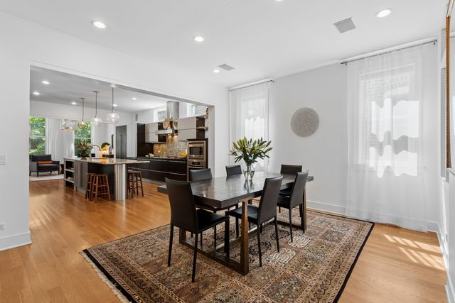 1728 N Hudson Avenue, Chicago, IL 60614