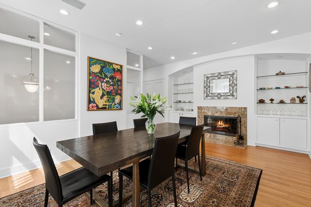 1728 N Hudson Avenue, Chicago, IL 60614