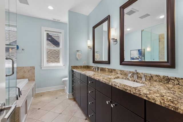 1728 N Hudson Avenue, Chicago, IL 60614