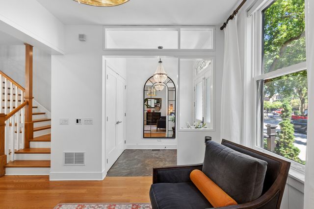 1728 N Hudson Avenue, Chicago, IL 60614