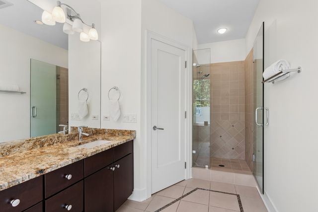 1728 N Hudson Avenue, Chicago, IL 60614