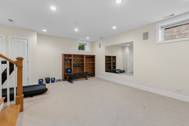 1728 N Hudson Avenue, Chicago, IL 60614