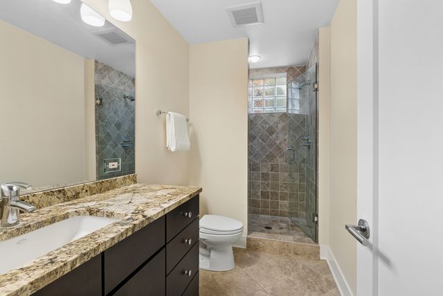 1728 N Hudson Avenue, Chicago, IL 60614
