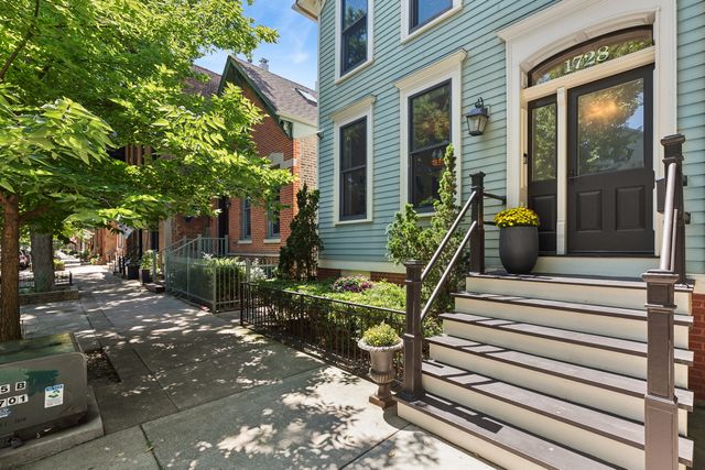 1728 N Hudson Avenue, Chicago, IL 60614