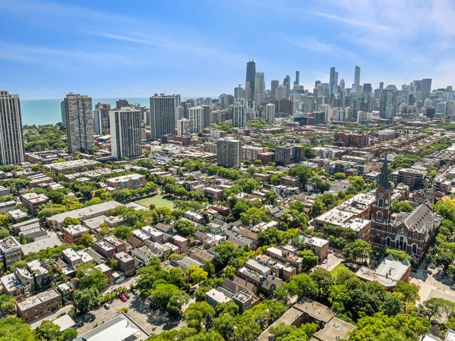 1728 N Hudson Avenue, Chicago, IL 60614