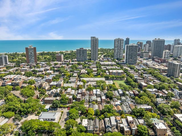 1728 N Hudson Avenue, Chicago, IL 60614