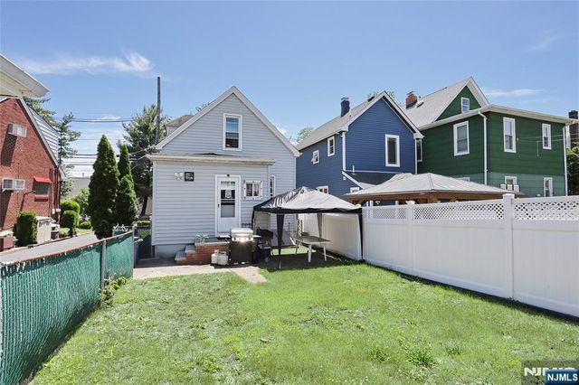 77 Columbus Avenue, Garfield, NJ 07026