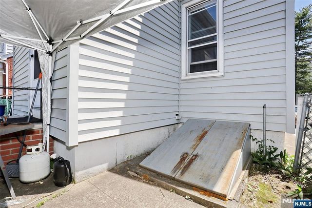 77 Columbus Avenue, Garfield, NJ 07026