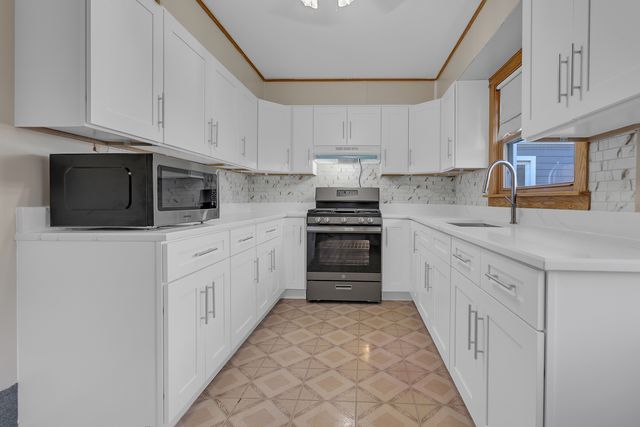 31 46th Avenue, Bellwood, IL 60104