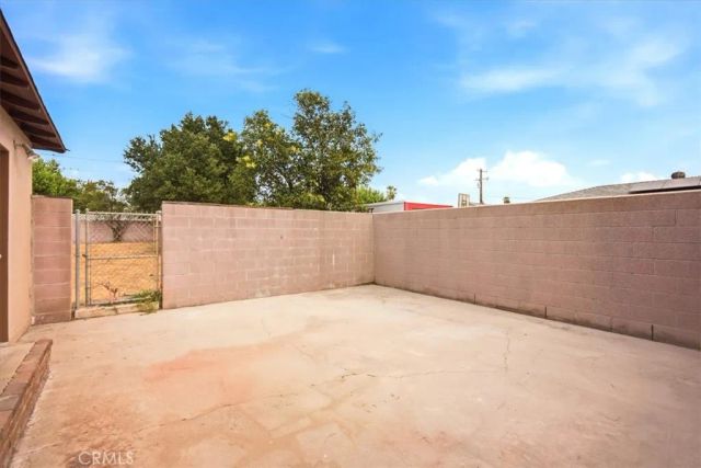 548 E Etiwanda, Rialto, CA 92376