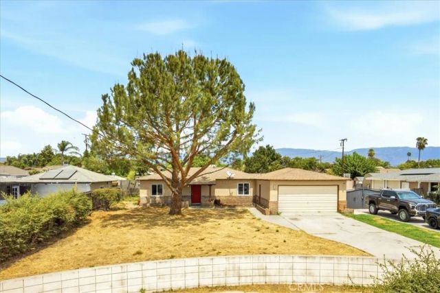 548 E Etiwanda, Rialto, CA 92376