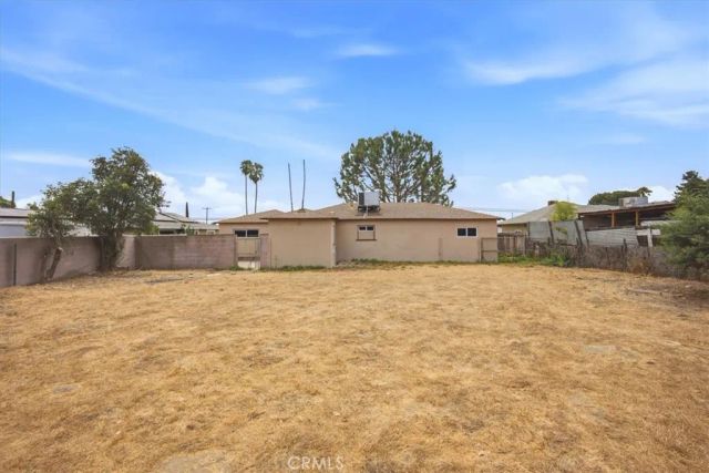548 E Etiwanda, Rialto, CA 92376