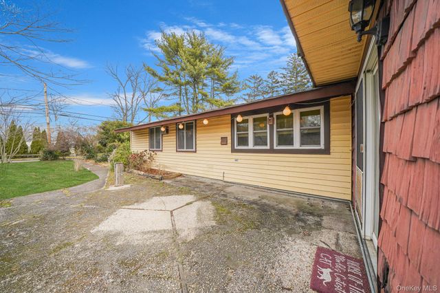 1344 Boston Avenue, Bay Shore, NY 11706