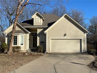 4725 MEADOW VIEW Drive, Shawnee, KS 66226