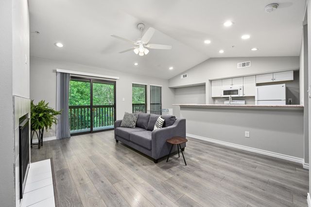 3839 Dry Creek DR 207, Austin, TX 78731