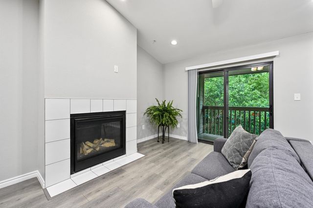 3839 Dry Creek DR 207, Austin, TX 78731