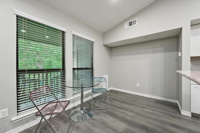 3839 Dry Creek DR 207, Austin, TX 78731