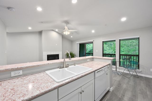 3839 Dry Creek DR 207, Austin, TX 78731