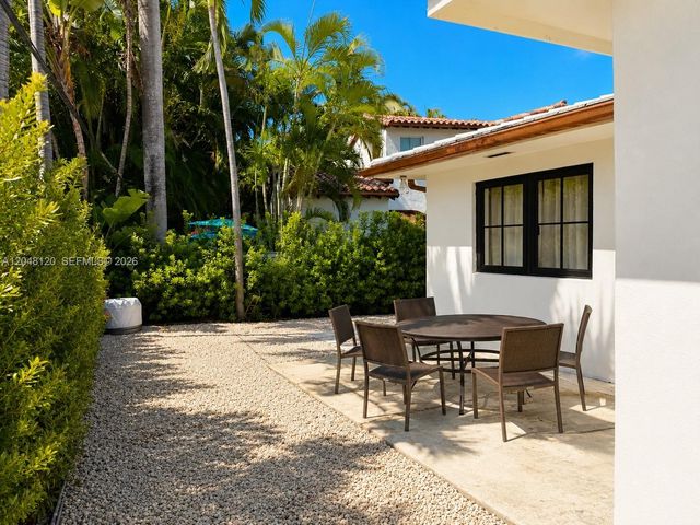 4455 N Bay Rd, Miami Beach, FL 33140