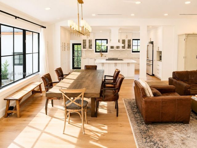4455 N Bay Rd, Miami Beach, FL 33140