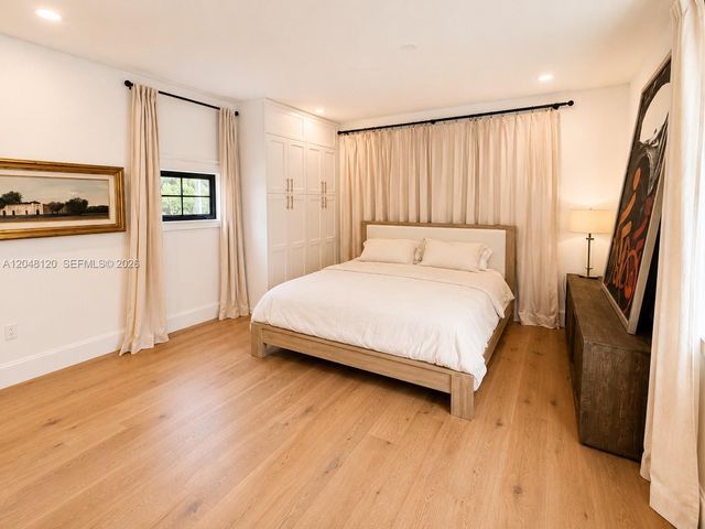 4455 N Bay Rd, Miami Beach, FL 33140