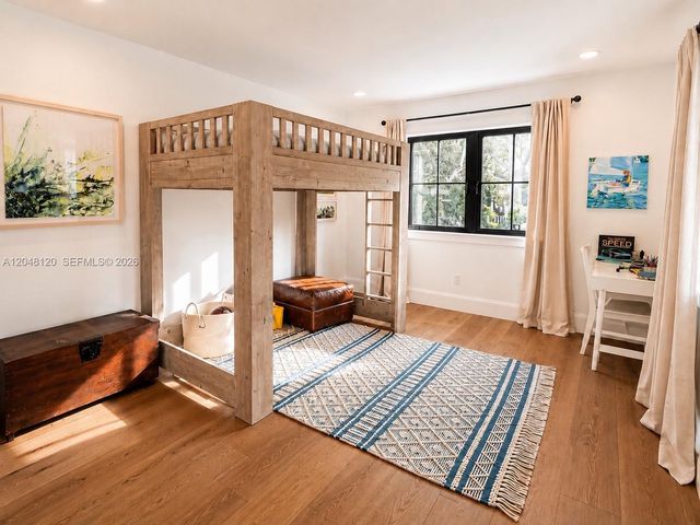 4455 N Bay Rd, Miami Beach, FL 33140