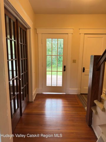 44 Apple Meadow Road, Hudson, NY 12534