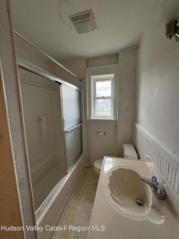 44 Apple Meadow Road, Hudson, NY 12534