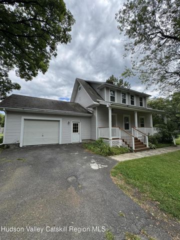 44 Apple Meadow Road, Hudson, NY 12534