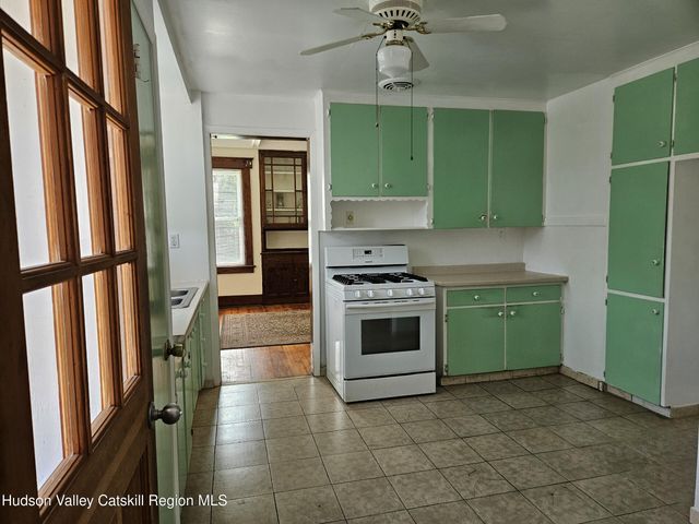 44 Apple Meadow Road, Hudson, NY 12534