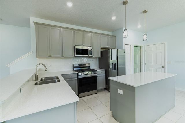 5732 SPOTTED HARRIER WAY, Lithia, FL 33547