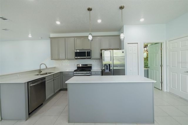 5732 SPOTTED HARRIER WAY, Lithia, FL 33547