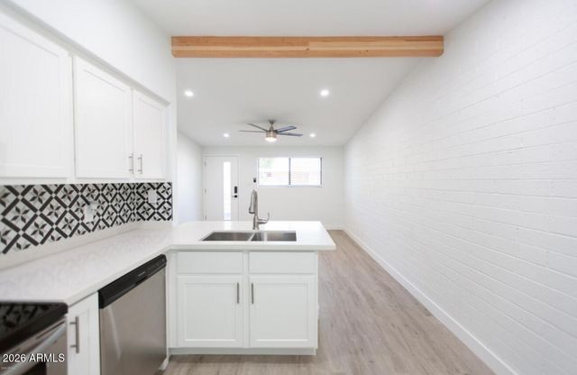 1605 E MONTEBELLO Avenue, Phoenix, AZ 85016